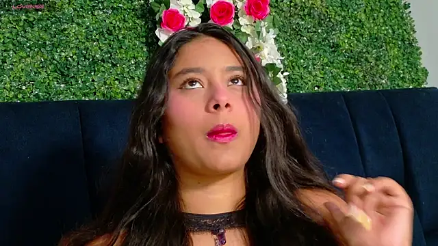 AnnaSmiles online show from April 23, 2026, 8:33 pm