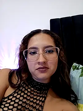 Snapshot of Sun_pussyhard chatting on January 7, 2026, 1:30 am Sun pussyhard online show from January 7, 2026, 1:30 am