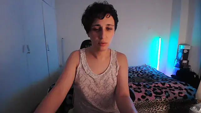 HoneyValentine online show from June 11, 2026, 7:01 pm