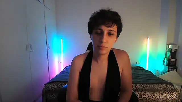 HoneyValentine online show from June 26, 2026, 6:45 pm