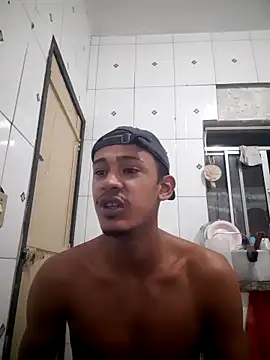 Magrinhodelicia011 online show from May 7, 2026, 11:32 pm