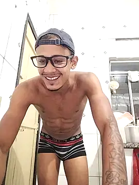 Magrinhodelicia011 online show from May 8, 2026, 8:58 pm
