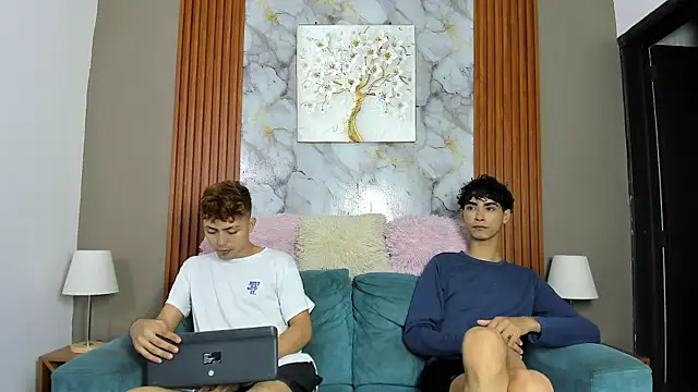 Snapshot of AVENGER_BOYS2026 chatting on April 22, 2026, 7:15 pm AVENGER BOYS2026 online show from April 22, 2026, 7:15 pm