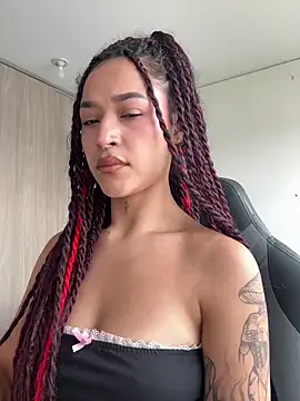 crystal dlun online show from March 8, 2026, 6:55 pm