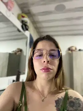 NatalyPinky online show from May 16, 2026, 12:07 am
