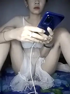 Snapshot of -Nicole-e chatting on January 13, 2026, 12:49 am -Nicole-e online show from January 13, 2026, 12:49 am