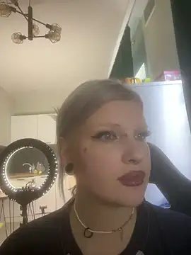 DriveThruDolls online show from February 6, 2026, 10:51 am