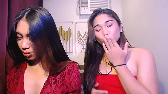 bigmeatcock luna online show from March 25, 2026, 5:19 pm