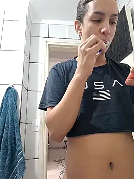 ofjuliaa online show from February 25, 2026, 5:33 pm