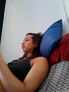 ofjuliaa online show from April 11, 2026, 7:07 pm