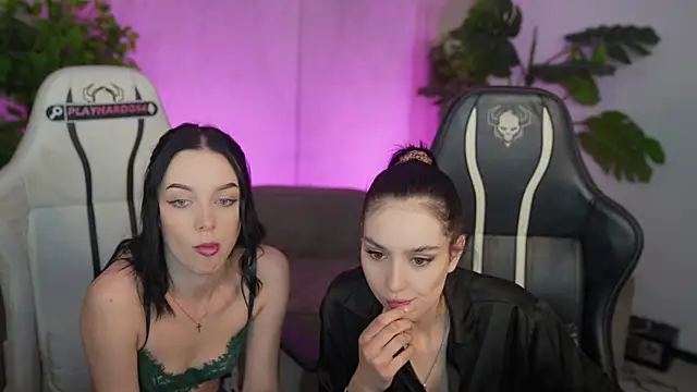 Mila Rose054 online show from April 23, 2026, 12:40 pm