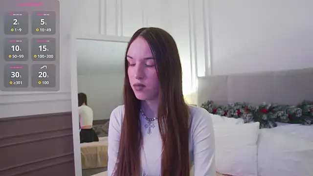 AureliaRosse online show from January 6, 2026, 1:48 pm