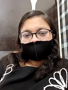 piryasharma005 online show from March 6, 2026, 11:28 am