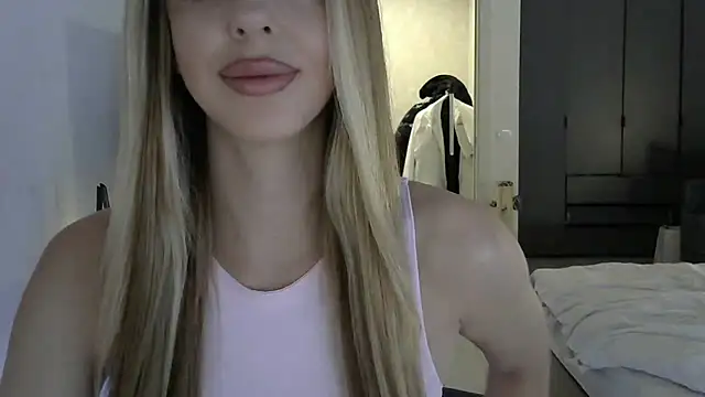 LizaSweetyq online show from March 4, 2026, 9:04 am