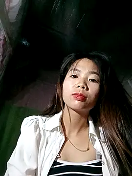 Snapshot of Yaya-827 chatting on January 10, 2026, 8:10 pm Yaya-827 online show from January 10, 2026, 8:10 pm