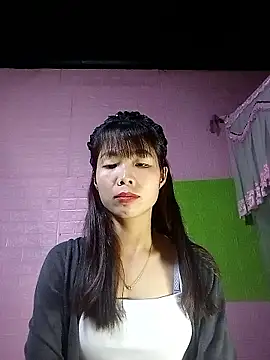 Snapshot of Yaya-827 chatting on January 12, 2026, 2:44 pm Yaya-827 online show from January 12, 2026, 2:44 pm