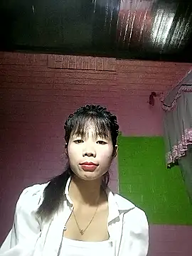 Snapshot of Yaya-827 chatting on January 13, 2026, 5:57 am Yaya-827 online show from January 13, 2026, 5:57 am