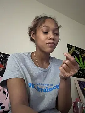 Tamiii420 online show from April 19, 2026, 6:10 pm