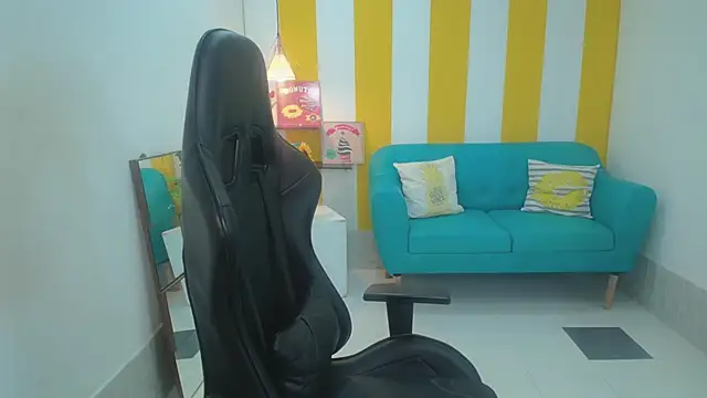 esmeralda cuisman online show from January 17, 2026, 11:26 am