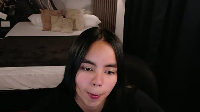 SofiaMante  online show from April 21, 2026, 2:51 am