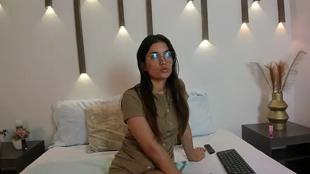 scarlett rosse x online show from February 3, 2026, 7:02 am