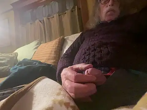 LickYourYoni online show from February 3, 2026, 6:40 am