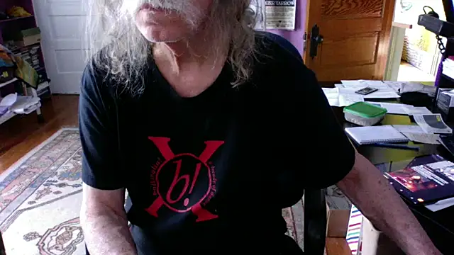 LickYourYoni online show from May 21, 2026, 8:27 pm