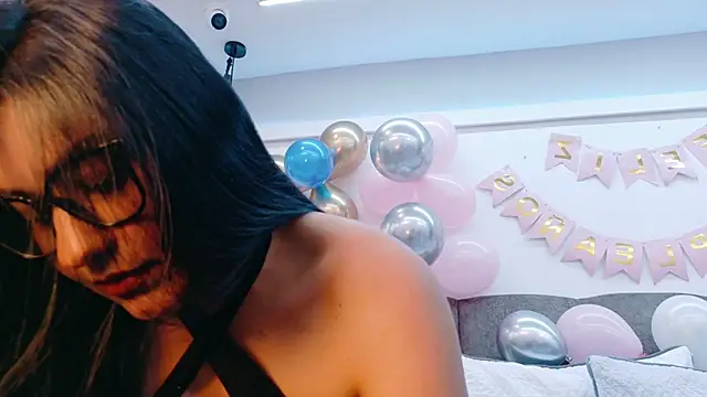 AlmaRose  online show from March 28, 2026, 12:27 pm