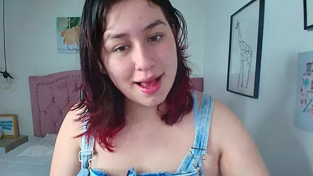 Snapshot of azul_veraa chatting on January 13, 2026, 12:21 pm azul veraa online show from January 13, 2026, 12:21 pm