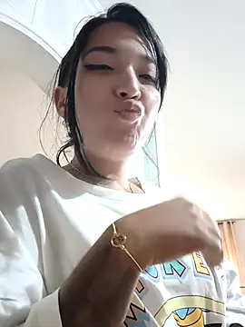 Lilitth  online show from January 19, 2026, 1:04 pm