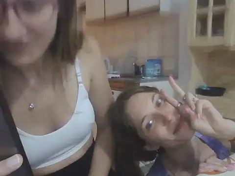 Noracherry online show from January 12, 2026, 11:43 pm