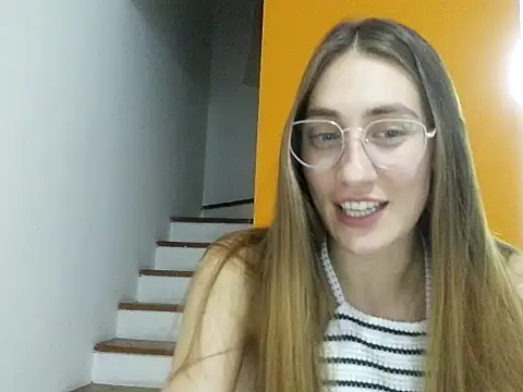 Noracherry online show from March 4, 2026, 12:16 am