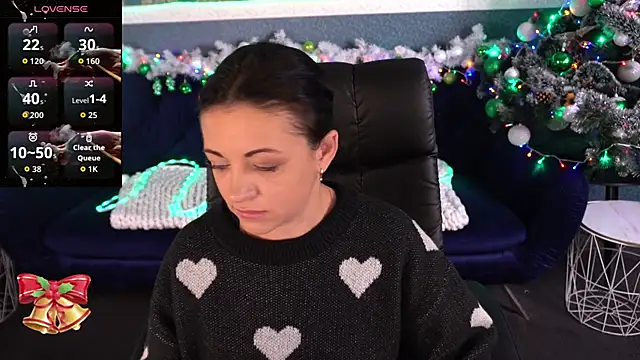 Dafni Monn online show from December 15, 2025, 6:39 am