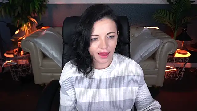 Snapshot of Dafni_Monn chatting on April 23, 2026, 5:52 am Dafni Monn online show from April 23, 2026, 5:52 am