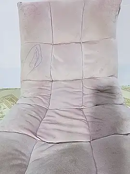 MiaBaba online show from January 7, 2026, 8:11 pm