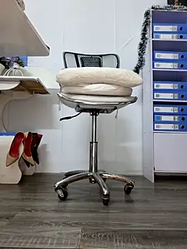 MocAn39 online show from April 18, 2026, 9:13 am