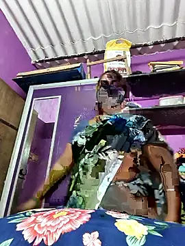 Snapshot of Tamil_Hot_Priya chatting on January 14, 2026, 3:28 pm Tamil Hot Priya online show from January 14, 2026, 3:28 pm