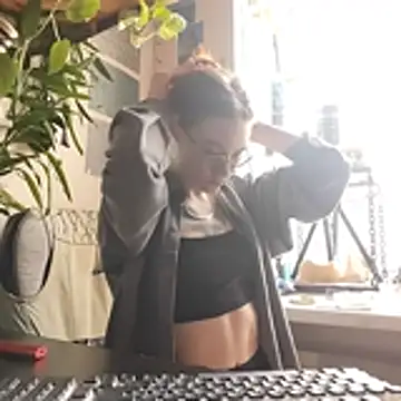 Shy Bamby online show from February 10, 2026, 10:52 am