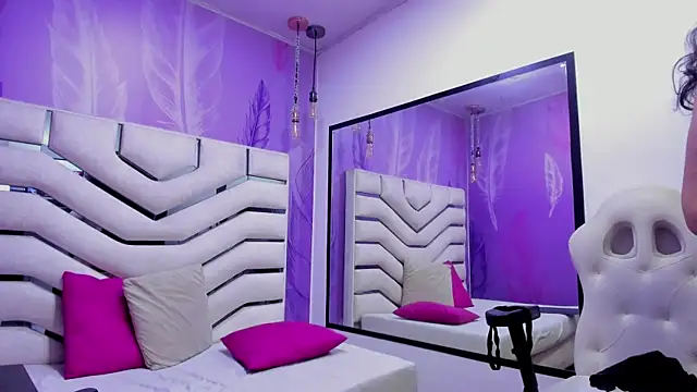 Snapshot of KristalVelvet chatting on January 15, 2026, 4:06 am KristalVelvet online show from January 15, 2026, 4:06 am