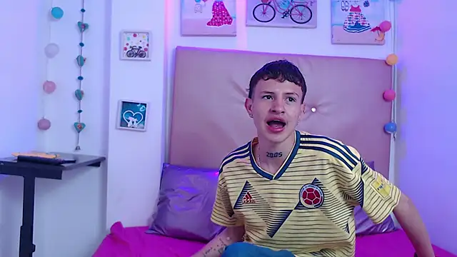 Snapshot of iam__lukas__ chatting on January 14, 2026, 1:39 pm iam lukas online show from January 14, 2026, 1:39 pm