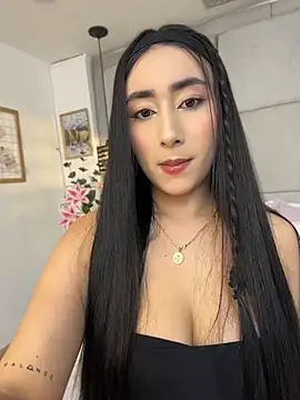 Snapshot of IvonneOwen chatting on July 4, 2026, 11:22 pm IvonneOwen online show from July 4, 2026, 11:22 pm
