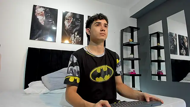 Snapshot of Alejo_Grey chatting on January 10, 2026, 7:15 pm Alejo Grey online show from January 10, 2026, 7:15 pm