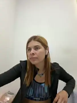 ariannaconnor  online show from February 5, 2026, 5:17 pm