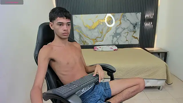 Snapshot of Dark_Desiree18 chatting on March 5, 2026, 12:12 pm Dark Desiree18 online show from March 5, 2026, 12:12 pm