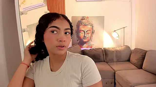 Snapshot of ailann_ chatting on February 5, 2026, 7:51 pm ailann online show from February 5, 2026, 7:51 pm