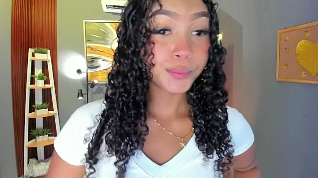Snapshot of ailann_ chatting on April 8, 2026, 7:36 pm ailann online show from April 8, 2026, 7:36 pm