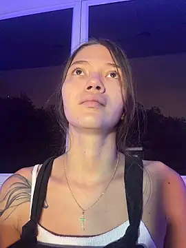 EmmaJhoons online show from February 1, 2026, 11:42 am