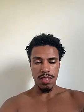 Snapshot of LorenzoBlack27 chatting on March 1, 2026, 9:06 pm LorenzoBlack27 online show from March 1, 2026, 9:06 pm