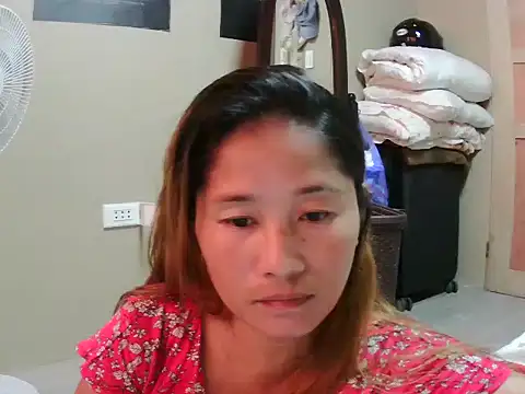 lovelyxxx88 online show from August 4, 2026, 5:10 am