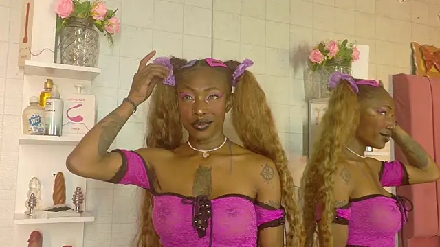 DaniaMarcell online show from January 14, 2026, 4:18 am